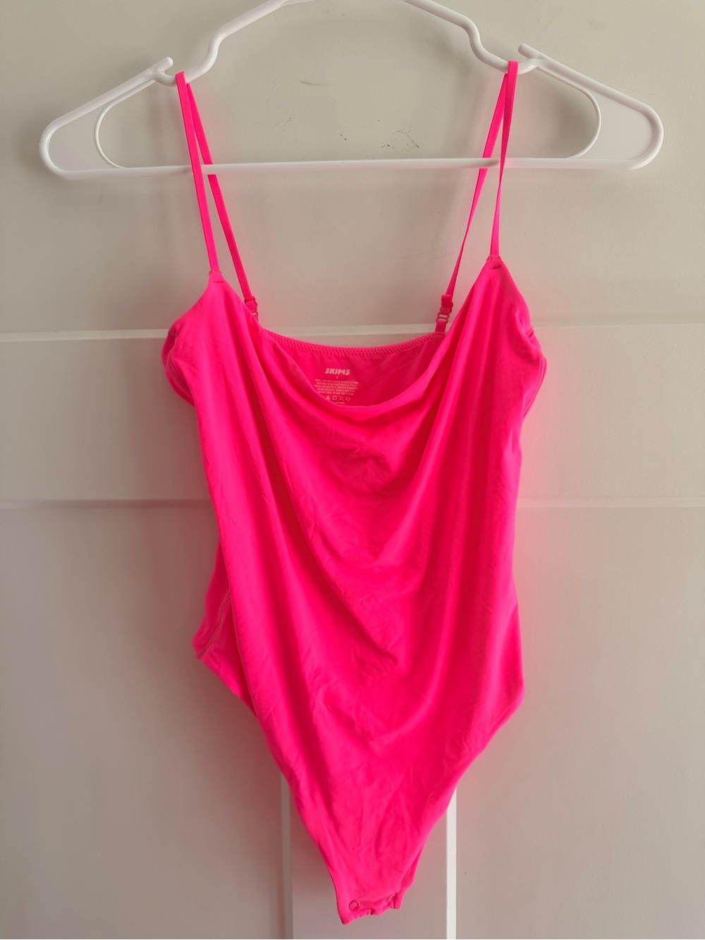 SKIMS Neon Pink Spaghetti-Strap Bodysuit size SMALL Great Condition 🩷🩷🩷